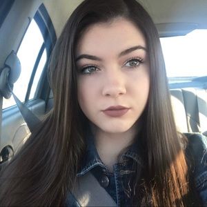 Meet your Posher, Abi